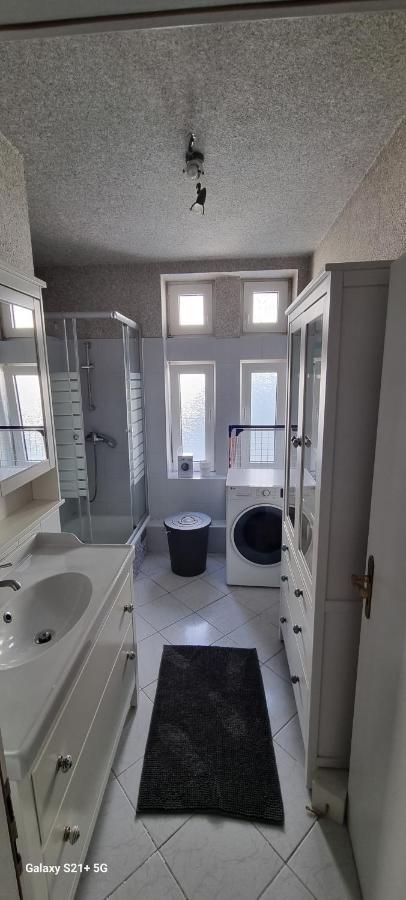 120Qm - 5 Rooms - 2 Bathrooms - Kitchen- Free Parking - Fast Wifi - Yiha Apartment Hannover Exteriör bild
