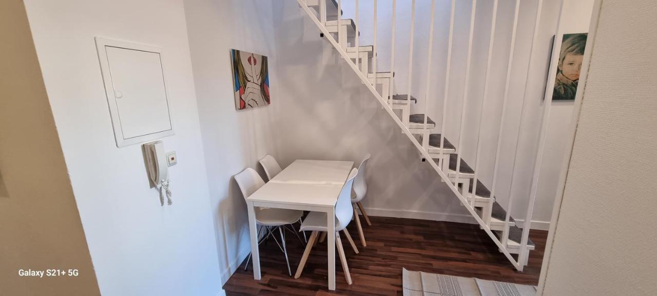 120Qm - 5 Rooms - 2 Bathrooms - Kitchen- Free Parking - Fast Wifi - Yiha Apartment Hannover Exteriör bild