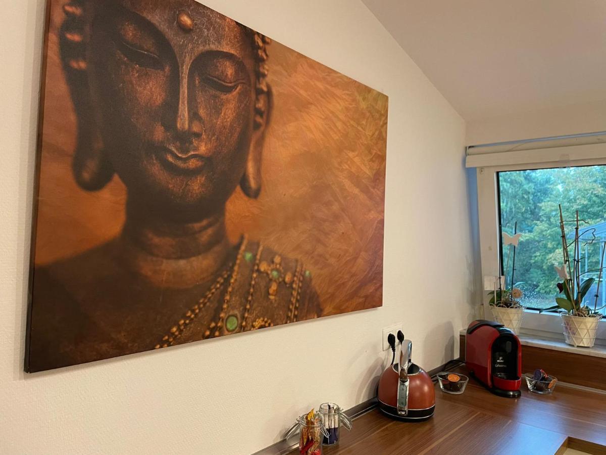 120Qm - 5 Rooms - 2 Bathrooms - Kitchen- Free Parking - Fast Wifi - Yiha Apartment Hannover Exteriör bild