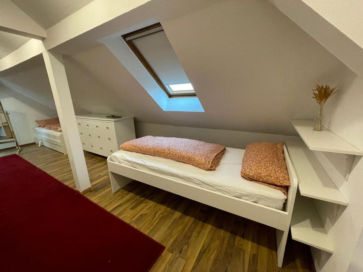 120Qm - 5 Rooms - 2 Bathrooms - Kitchen- Free Parking - Fast Wifi - Yiha Apartment Hannover Exteriör bild
