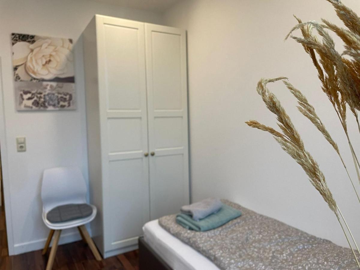 120Qm - 5 Rooms - 2 Bathrooms - Kitchen- Free Parking - Fast Wifi - Yiha Apartment Hannover Exteriör bild