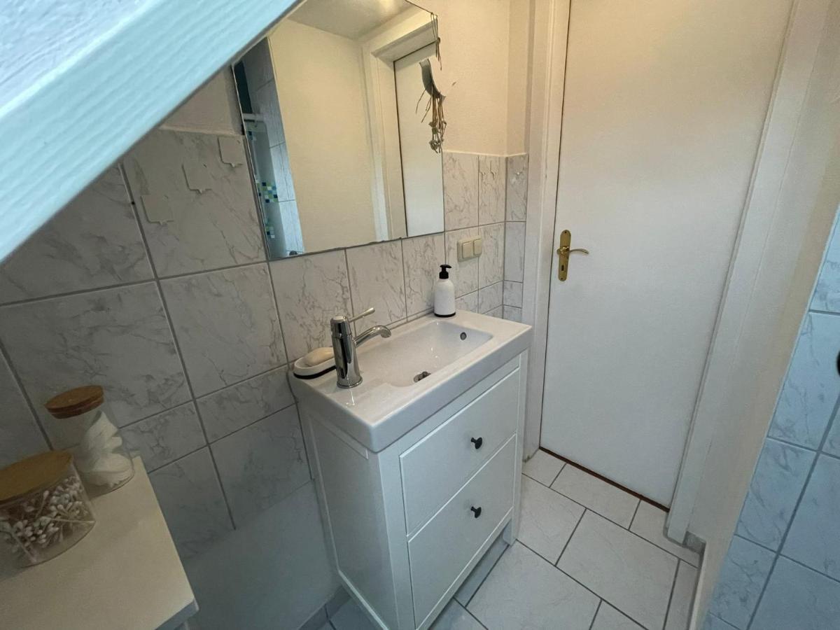 120Qm - 5 Rooms - 2 Bathrooms - Kitchen- Free Parking - Fast Wifi - Yiha Apartment Hannover Exteriör bild